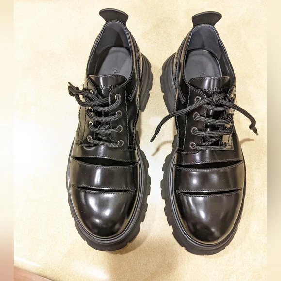 Alexander McQueen 37.5 Lucent black leather cutout lug sole shoes Edgy NWT Box - Picture 5 of 16